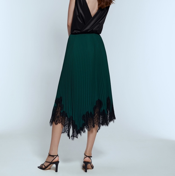 8342/300 ZARA ACCORDION PLEAT SKIRT S,M,L Ref 8342/300 ZARA ACCORDION PLEAT SKIRT S,M,L Ref